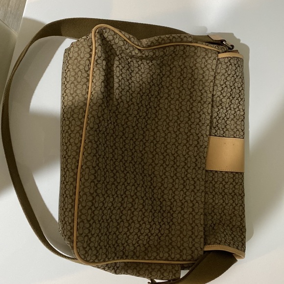 COPY - Coach - Picture 6 of 7